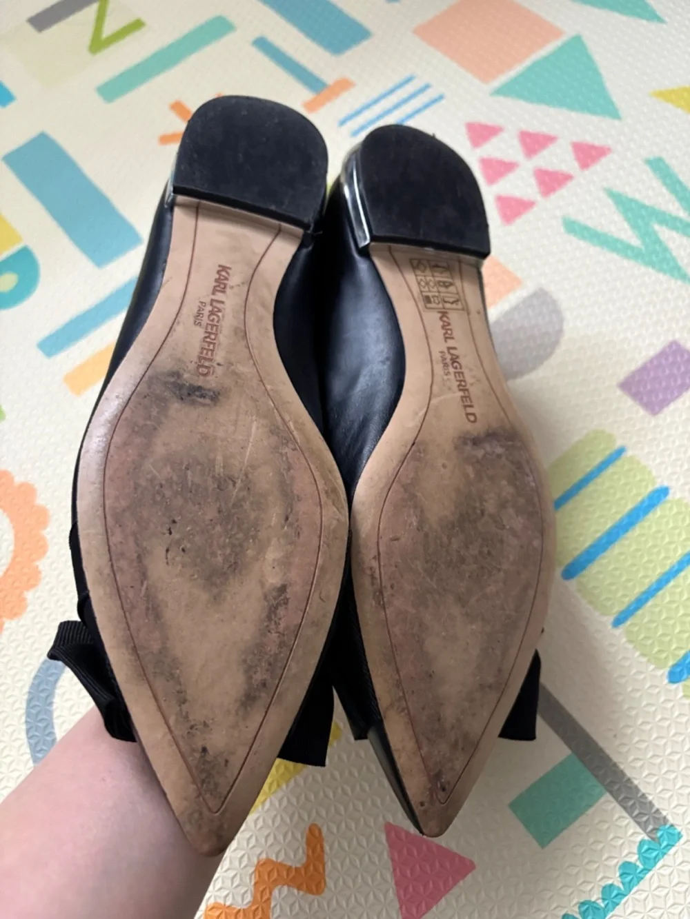 Pointed-toe flats - Picture 2 of 8